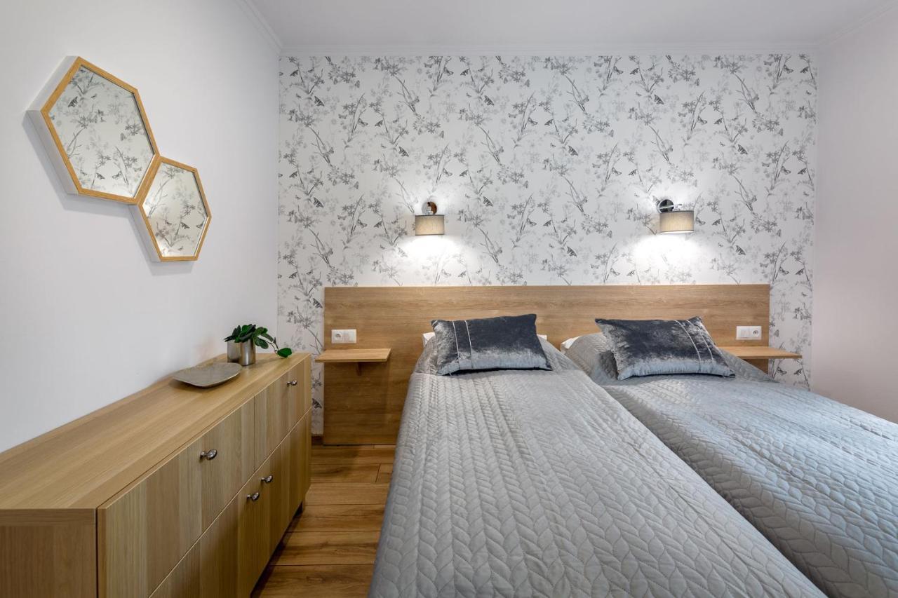 Pod Lipami Apartment *